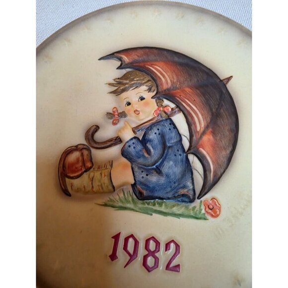 Hummel Goebel 1982 12th Annual Collector's Plate Umbrella Girl 275 - Picture 3 of 7